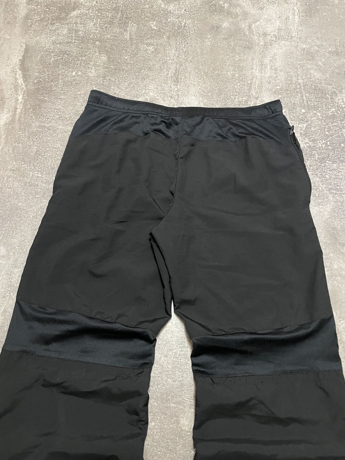 Nike Vintage Nike Parachute Black Nylon Track Pants Drill Size US 30 / EU 46 - 16 Thumbnail