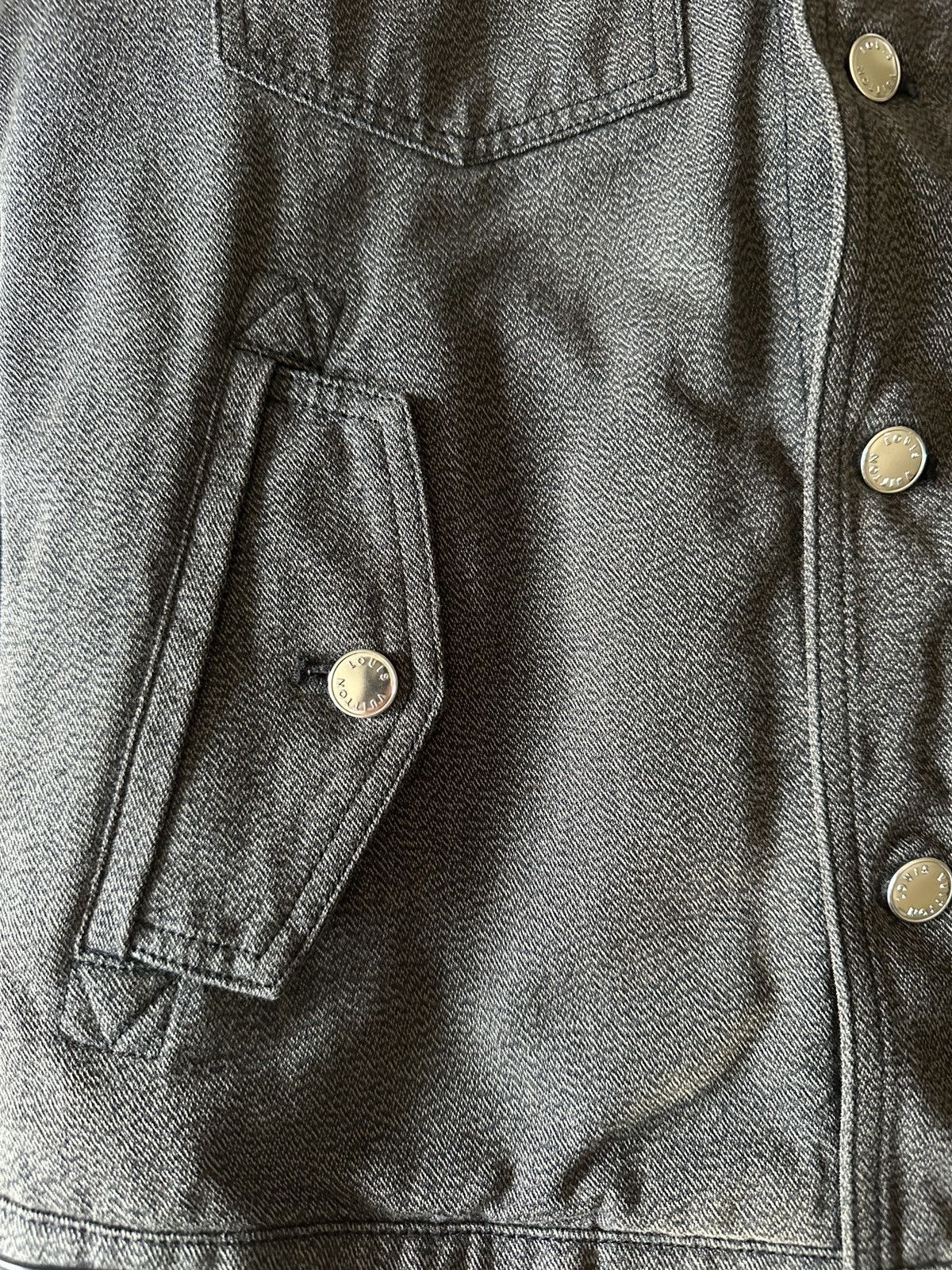 Louis Vuitton Authentic Louis Vuitton Denim Jacket with Shearling Collar Size US S / EU 44-46 / 1 - 20 Thumbnail