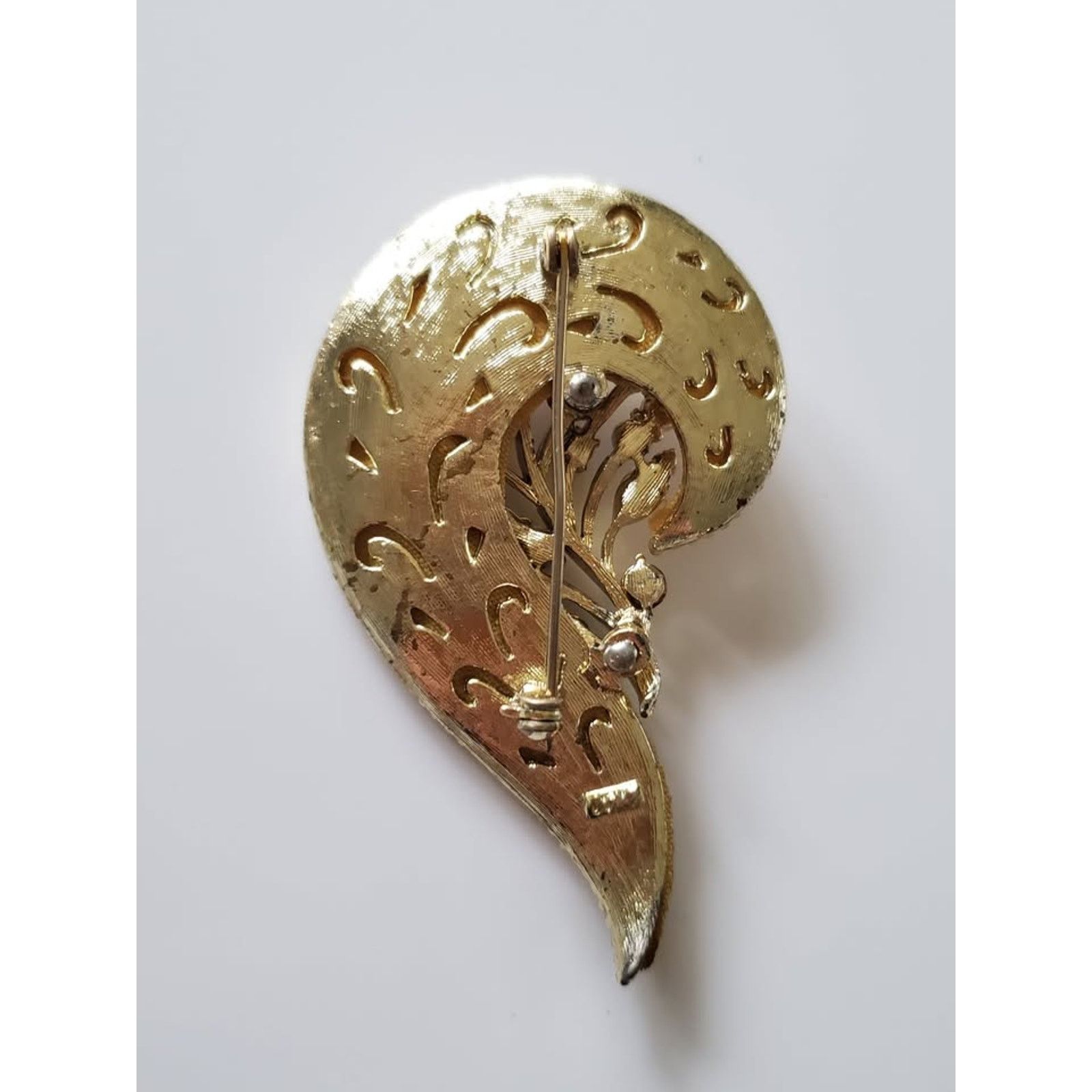 Unknown London Vintage Glitter Crusted Coro Designer Swirl Brooch Size ONE SIZE - 3 Thumbnail