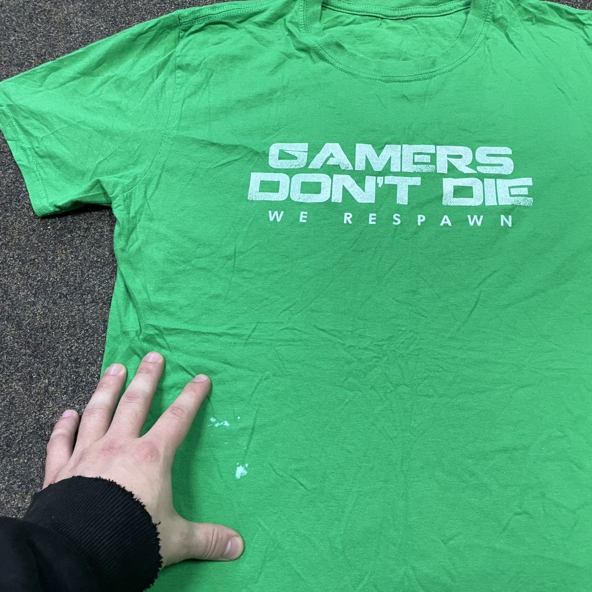 Vintage Vintage ADULT Humor “ Gamers don’t die - We respawn “ slogan Size US M / EU 48-50 / 2 - 4 Thumbnail