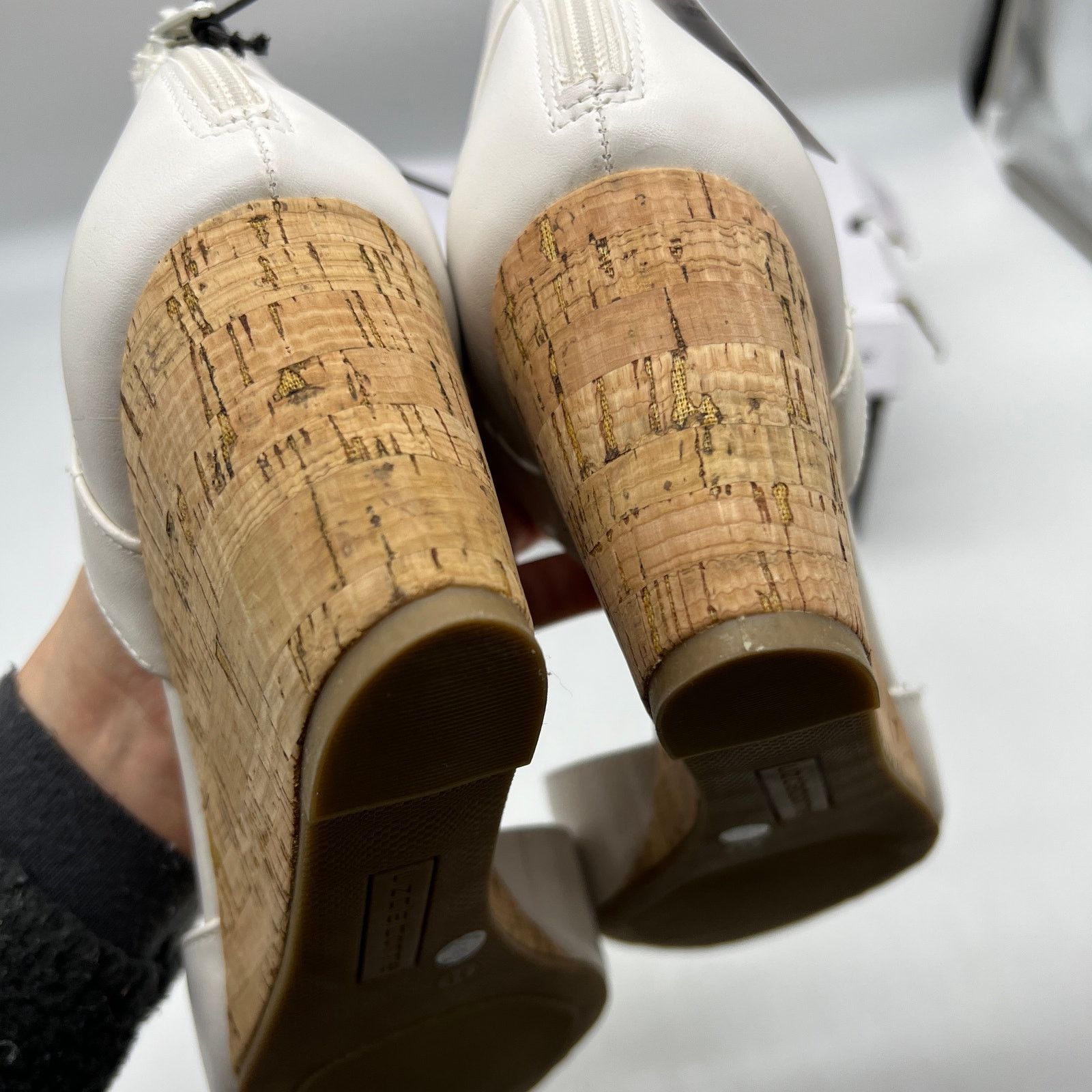 Other Liz Claiborne Womens Octavia Wedge Sandals White Size 11M Size US 11 / IT 41 - 13 Thumbnail