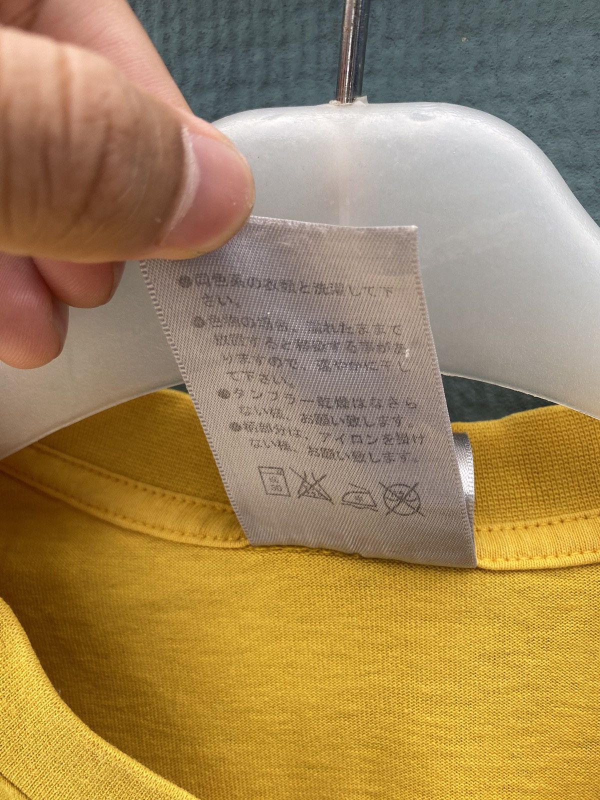 Nike × Vintage 💸NEED GONE💸Vintage thrashed nike center yellow tee Size US L / EU 52-54 / 3 - 8 Thumbnail