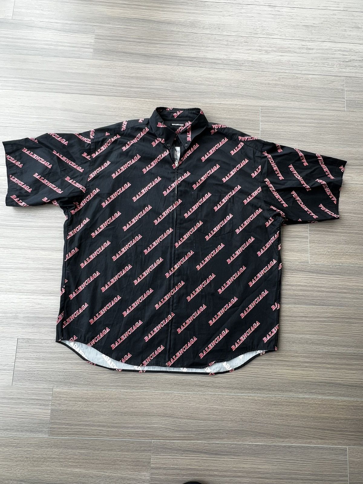 Balenciaga Balenciaga Logo Allover Button-Up Shirt Size US XXL / EU 58 / 5 - 1 Thumbnail