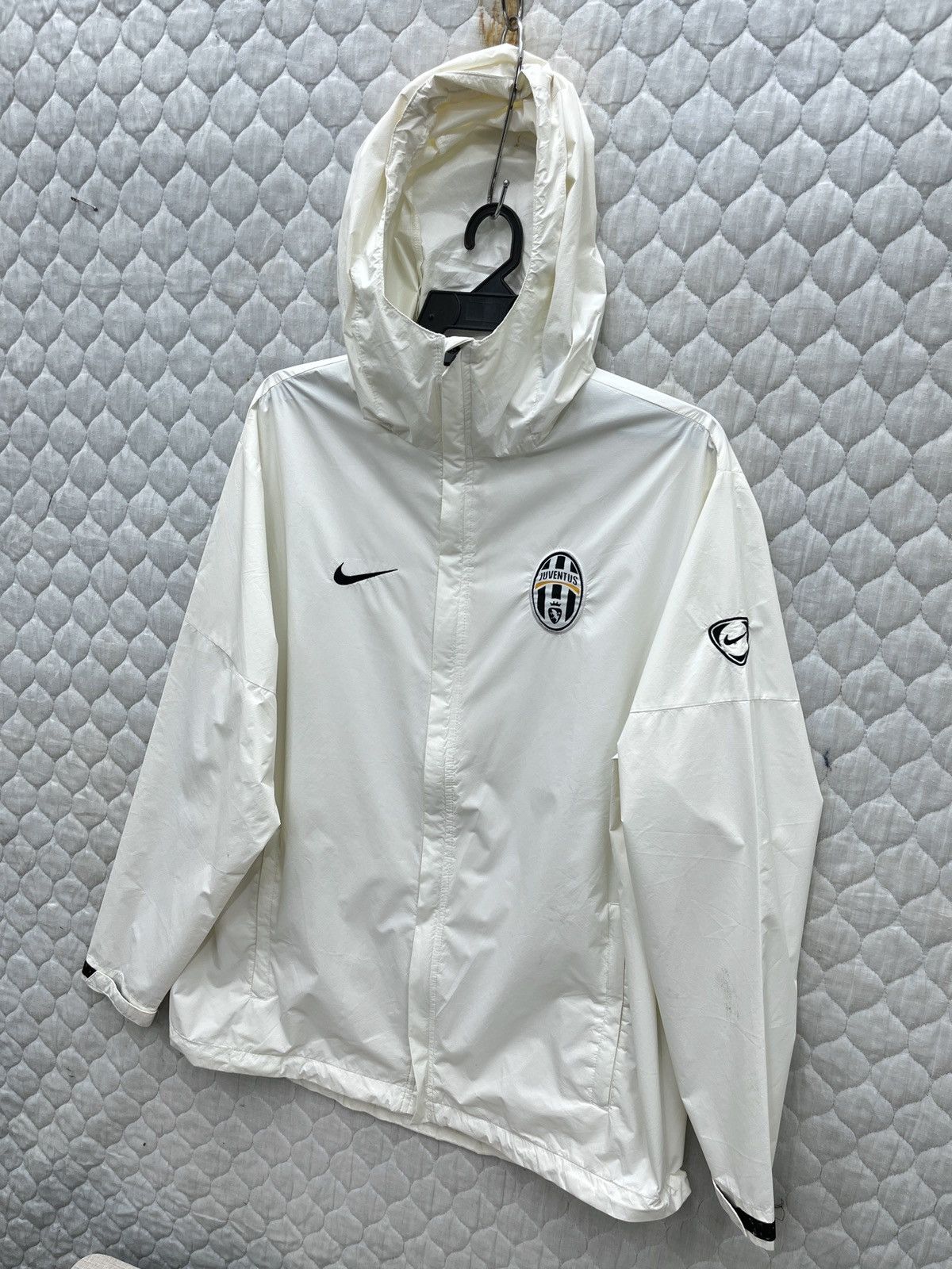 Nike 🔥🔥🔥STEALS VINTAGE NIKE JUVENTUS HOODIE LIGHT JACKET Size US M / EU 48-50 / 2 - 2 Thumbnail