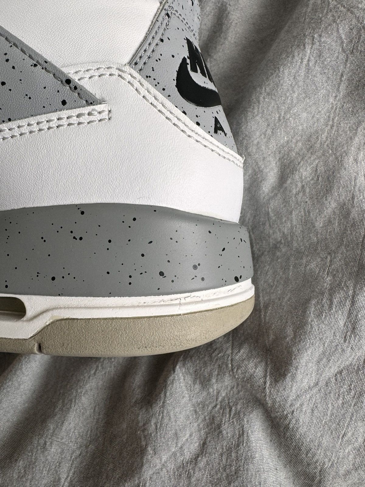 Jordan Brand Jordan 4 cement gs size 7y Size US 7 / EU 40 - 12 Thumbnail