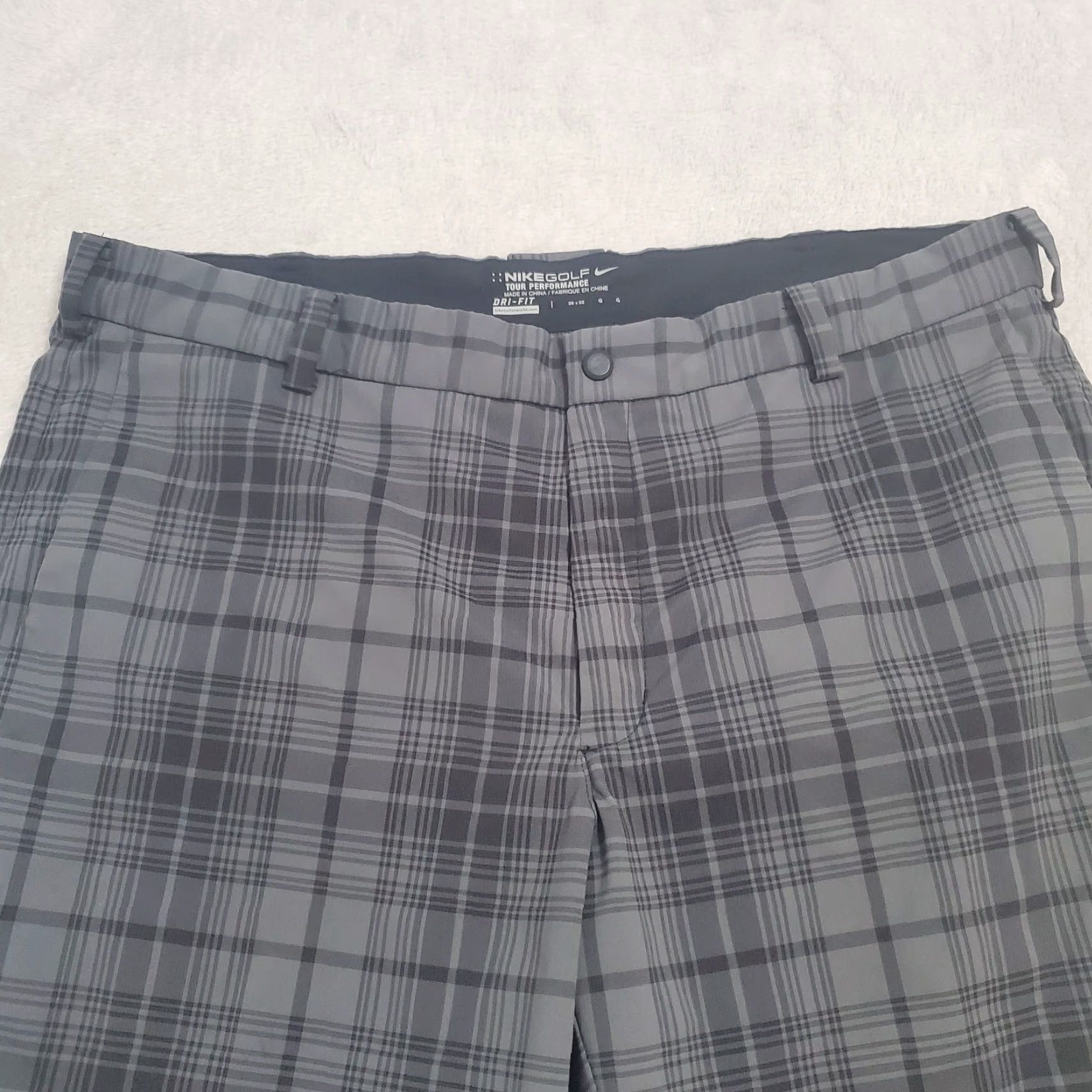 Nike Nike Golf Pants Mens 36x32 Gray Plaid Dri Fit Tour Performance Preppy 37X31 Pants Mens Gray Plaid Dri Fit Tour Performance Nike Golf Tour Preppy 90s? Size US 36 / EU 52 - 4 Thumbnail