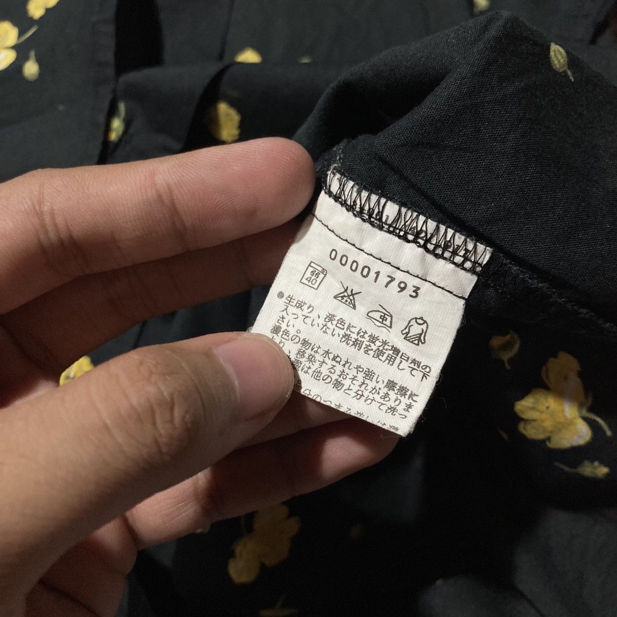 agnes b. 🇫🇷Vintage agnes b. Paris Flowers Button Up Shirt Luxury Black Size US S / EU 44-46 / 1 - 14 Thumbnail