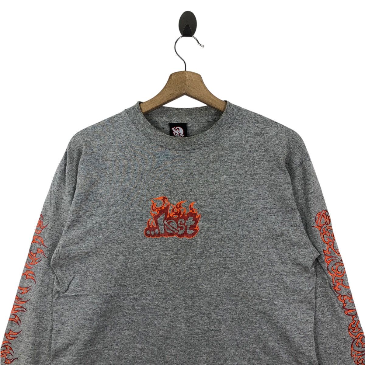 Lost Enterprises Vintage LOST ENTERPRISES Skateboard Long Sleeve Flame Logo Size US M / EU 48-50 / 2 - 2 Thumbnail