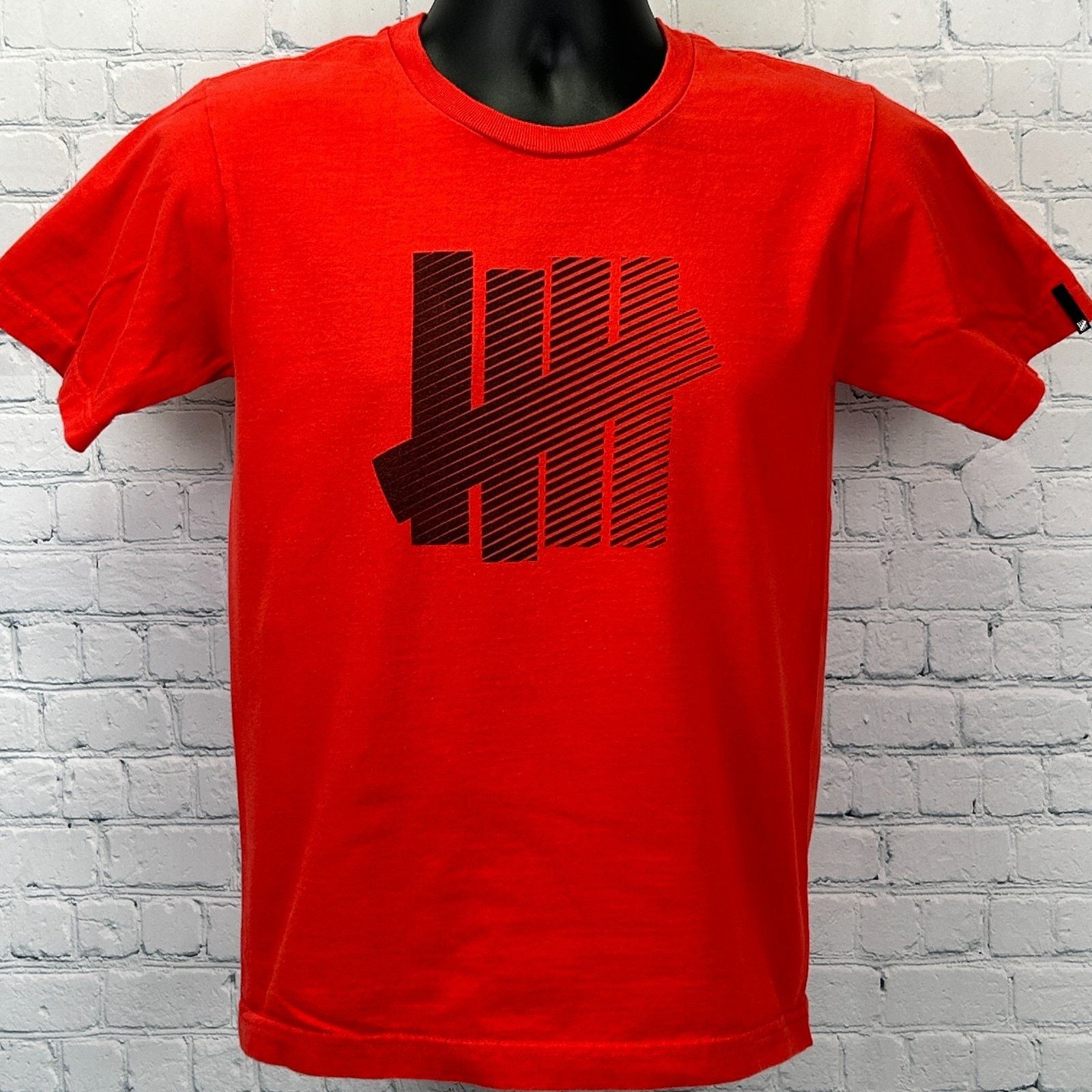 Undefeated Undefeated 5 Strikes Logo T Shirt Red UNDFTD Streetwear S Size US S / EU 44-46 / 1 - 2 Thumbnail