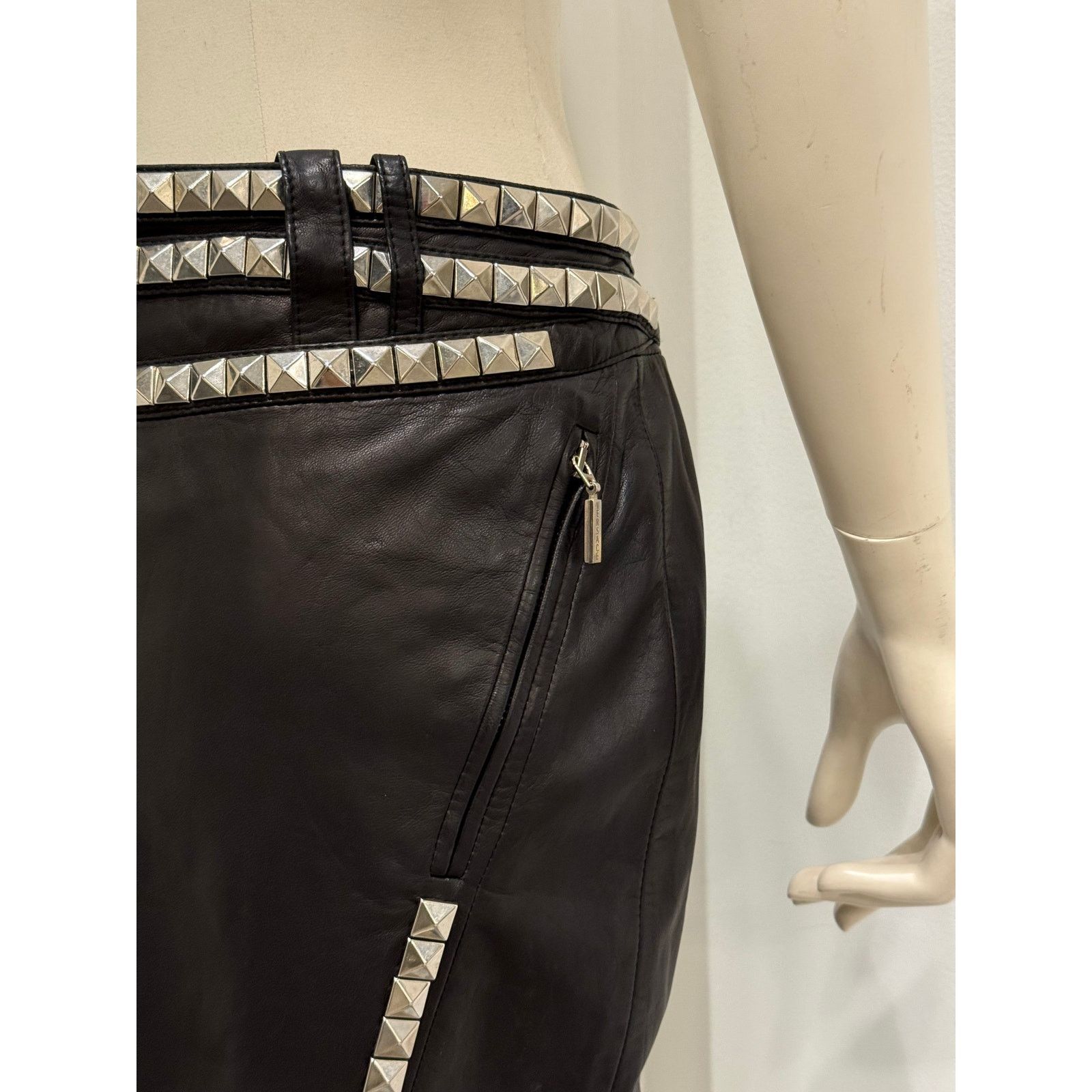 Versace 1990s Gianni Versace studded leather skirt Size M / US 6-8 / IT 42-44 - 6 Thumbnail