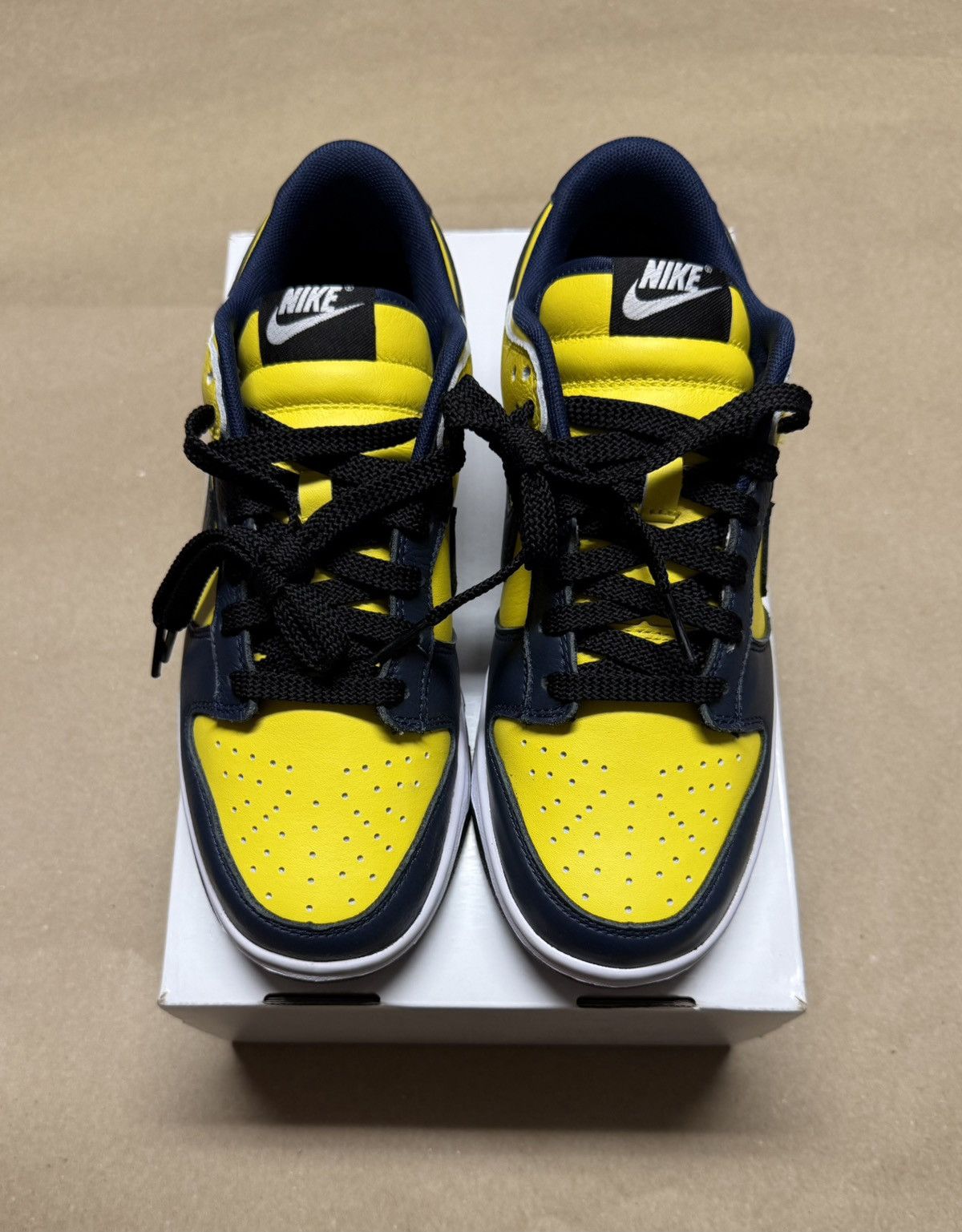 Nike Nike Dunk Low By You Michigan SB men’s size 7 shoes Rare! Size US 7 / EU 40 - 3 Thumbnail