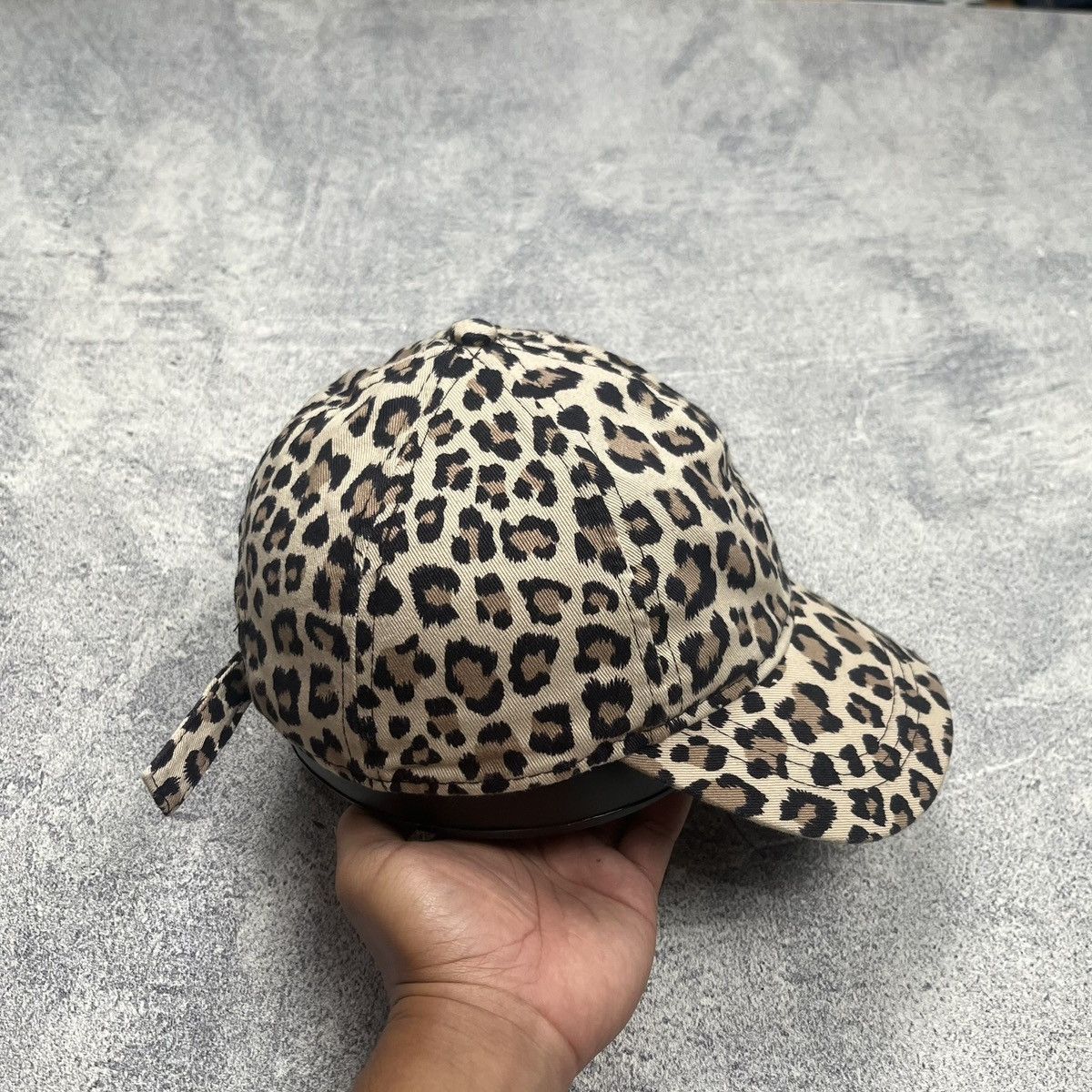 Japanese Brand Leopard Pattern Hats H&M Size ONE SIZE - 1 Thumbnail