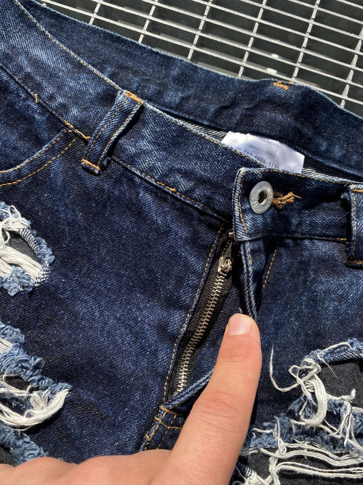 Japanese Brand Sexy Dynamite Distressed Y2K Japanese Goth Alt Mini Shorts Size 26" / US 2 / IT 38 - 5 Thumbnail