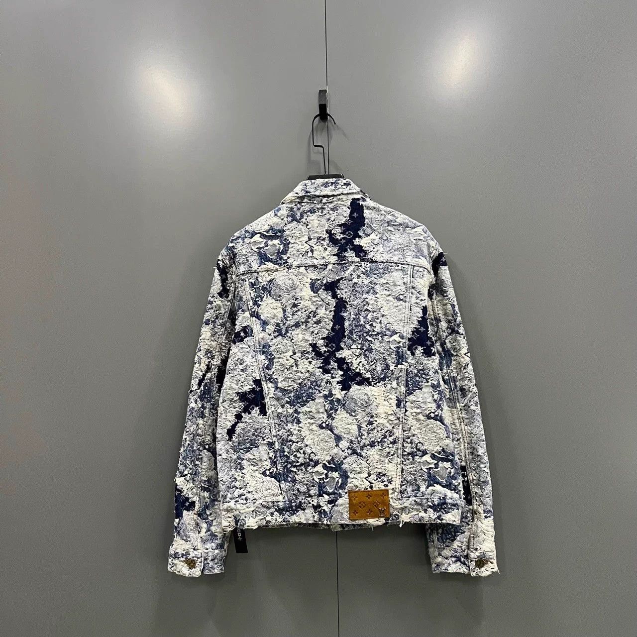 Louis Vuitton LV floral print denim jacket 50 Size US M / EU 48-50 / 2 - 2 Thumbnail