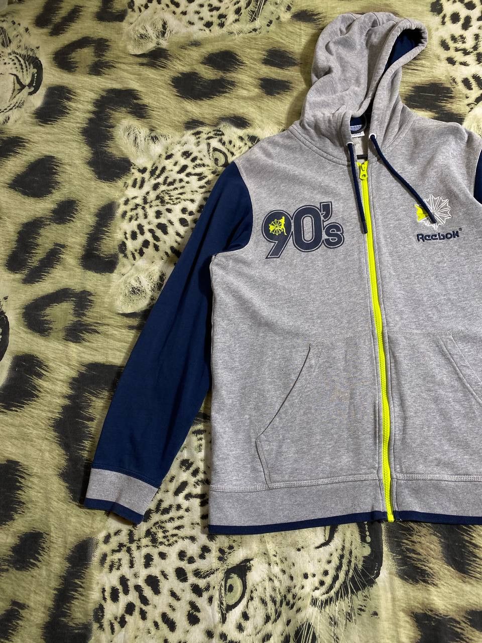 Reebok × Vintage Rare Vintage Reebok Big Logo Essentials Sweatshirt Size US L / EU 52-54 / 3 - 21 Thumbnail