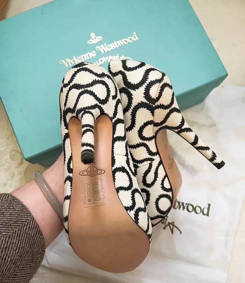 Vivienne Westwood Vivienne Westwood Black and white pirate pattern high heel Size US 7.5 / IT 37.5 - 4 Thumbnail