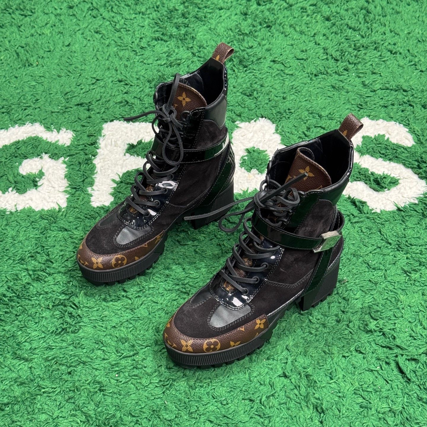 Louis Vuitton Louis Vuitton Leather Boots us_7-5 Women Size US 7.5 / IT 37.5 - 1 Thumbnail