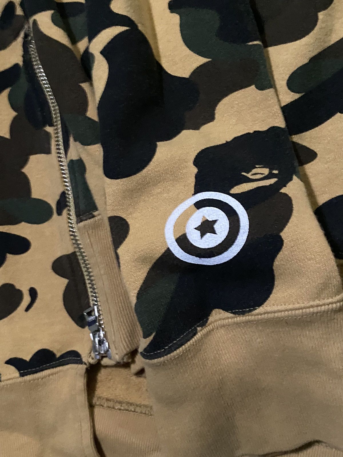 Bape Bape Camo Shark Hoodie Size US XL / EU 56 / 4 - 2 Thumbnail