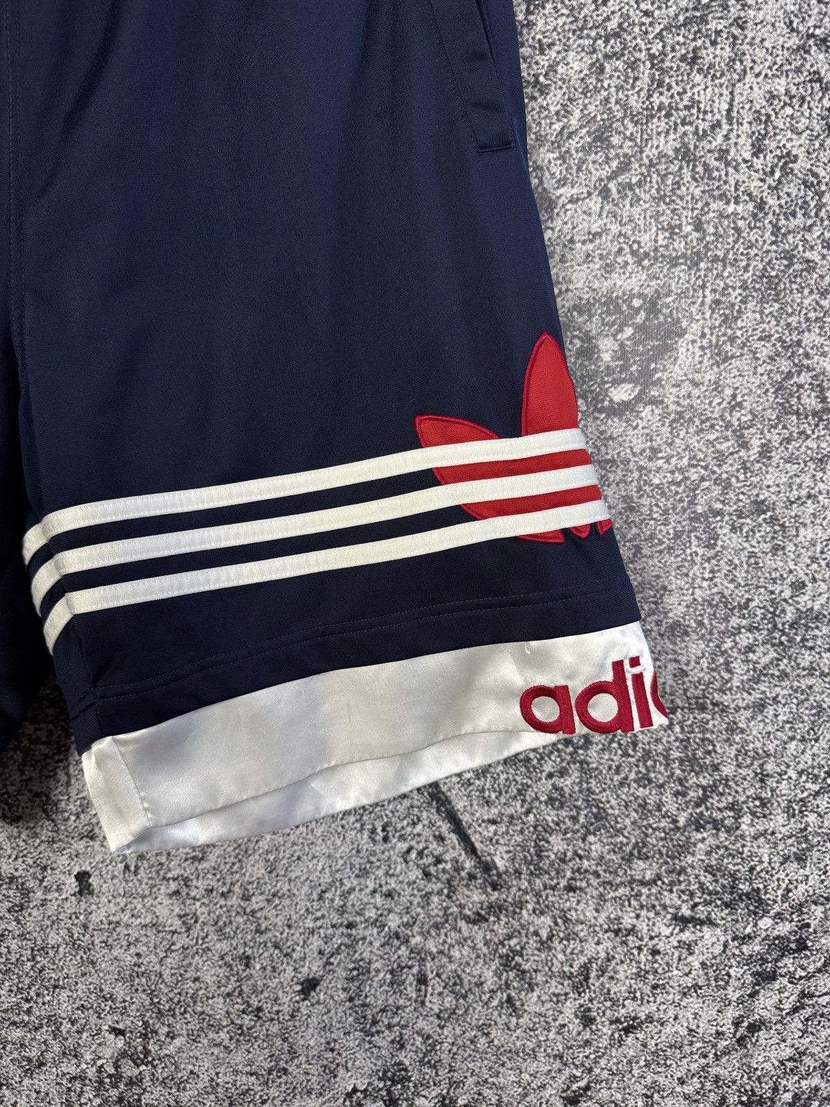 Adidas Adidas Originals Vintage 90s Shorts Big Trefoil Logo Size M Size US 34 / EU 50 - 5 Thumbnail