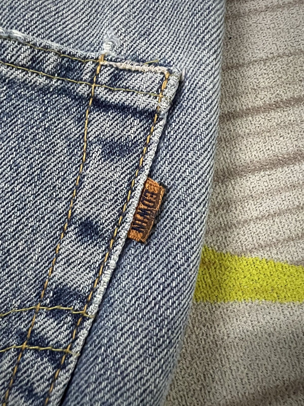 Edwin × Japanese Brand × Vintage EDWIN 505 FADED SELVEDGE DISTRESSED JEANS Size US 30 / EU 46 - 17 Thumbnail