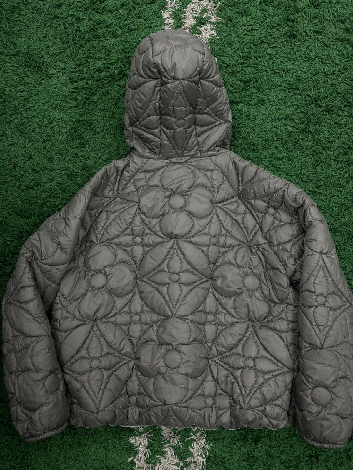 Louis Vuitton Louis Vuitton Monogram Grey Puffer Jacket Reversible 54 Size US L / EU 52-54 / 3 - 2 Thumbnail