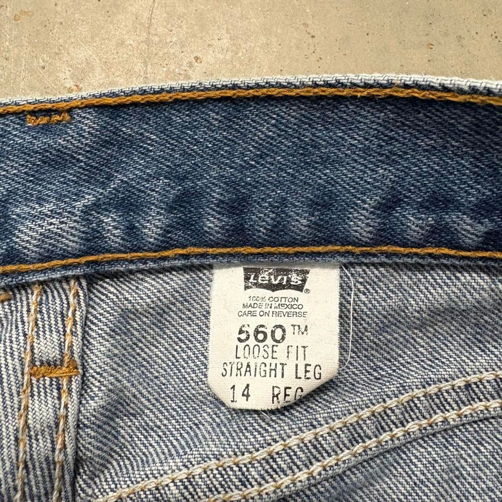 Japanese Brand × Levi's × Vintage Crazy Vintage 90s Levi's 560 Loose Straight Leg Denim Jeans Size US 32 / EU 48 - 7 Thumbnail