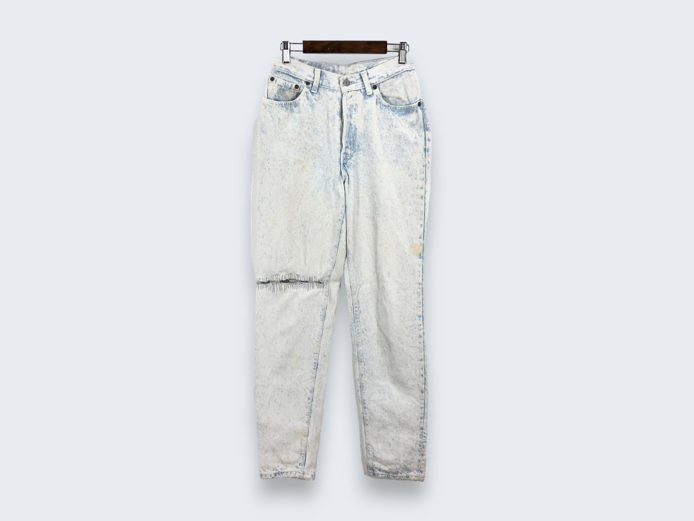 28 x 31 Vintage Levis Jeans Fly Button Light Wash L1423