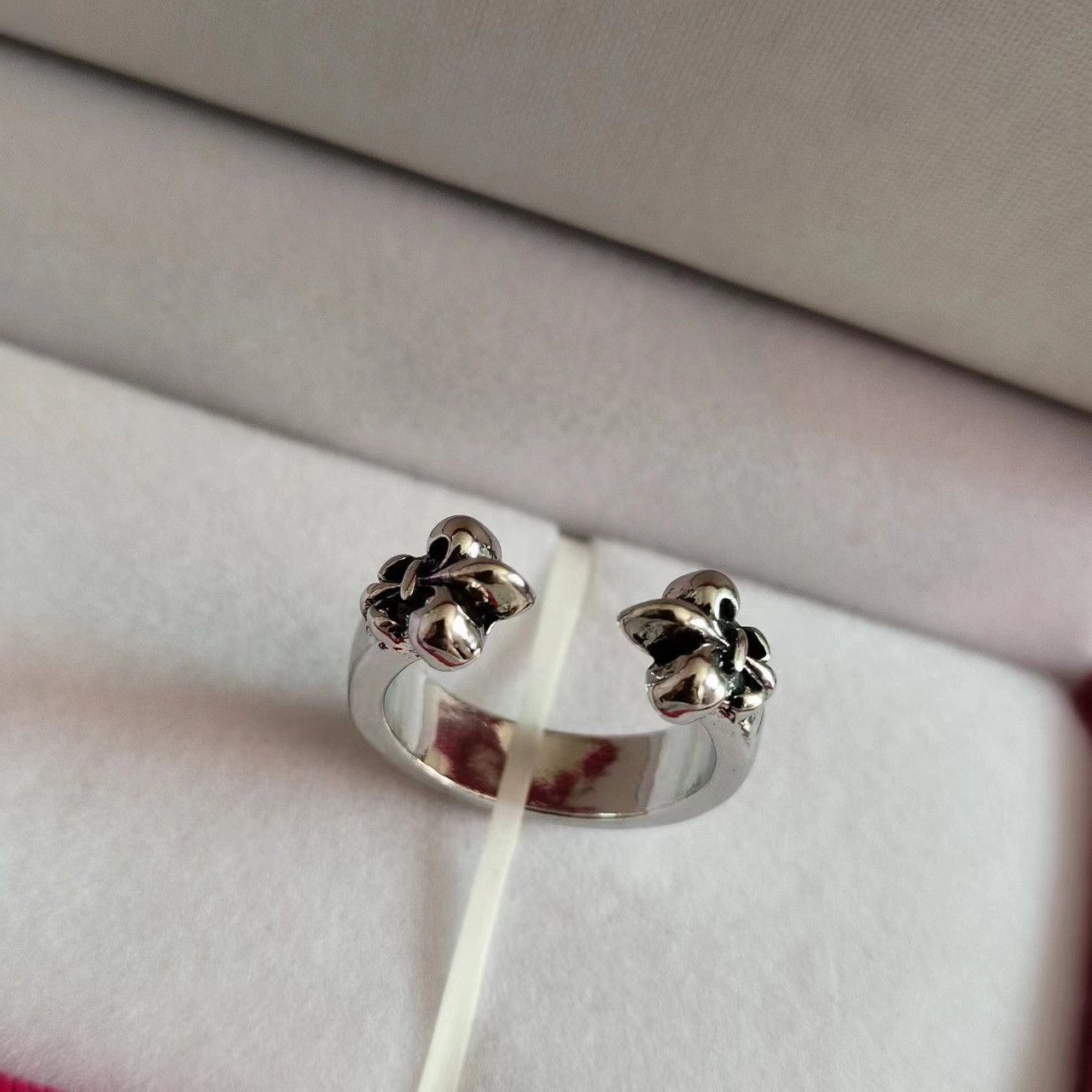 VIBE Vintage Open Cross Ring Size ONE SIZE - 2 Thumbnail