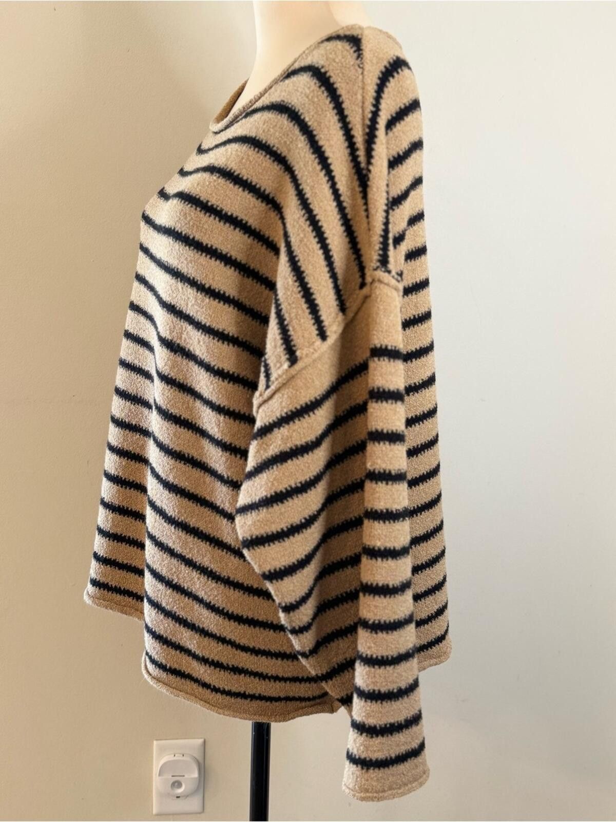 Other Promesa chunky plush boxy sweater tan black stripes SZ LG Size L / US 10 / IT 46 - 3 Thumbnail