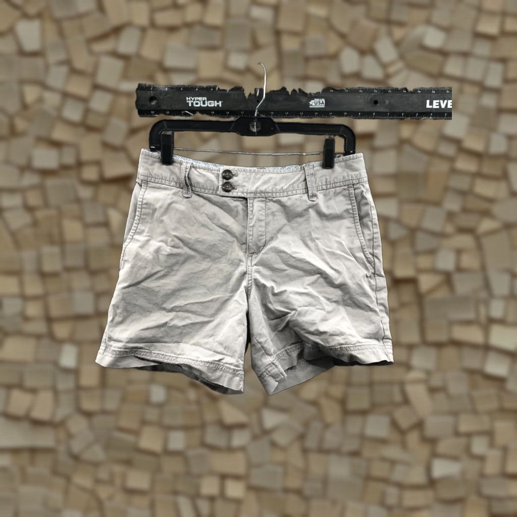 Eddie Bauer Eddie Bauer Chino Shorts Womens Size 8 Mid Rise Gray Size 30" / US 8 / IT 44 - 1 Thumbnail