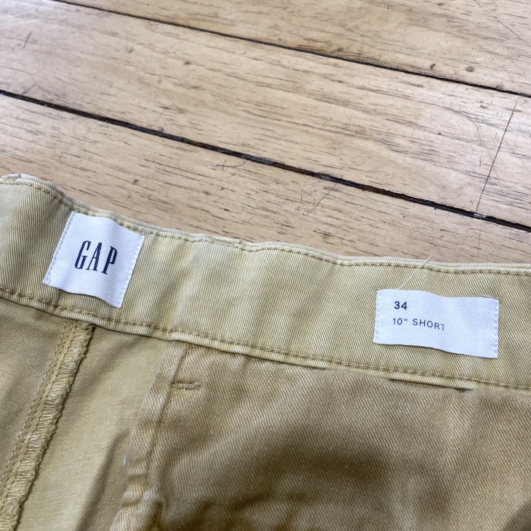 Gap VINTAGE GAP Retro Yellow Shorts Men 34 10" Inseam 1970s 90s Classic Flat Chino, Yellow, 1970s, 90s, Golf, Light Wash, Casual, Regular, Mens Size US 34 / EU 50 - 5 Thumbnail