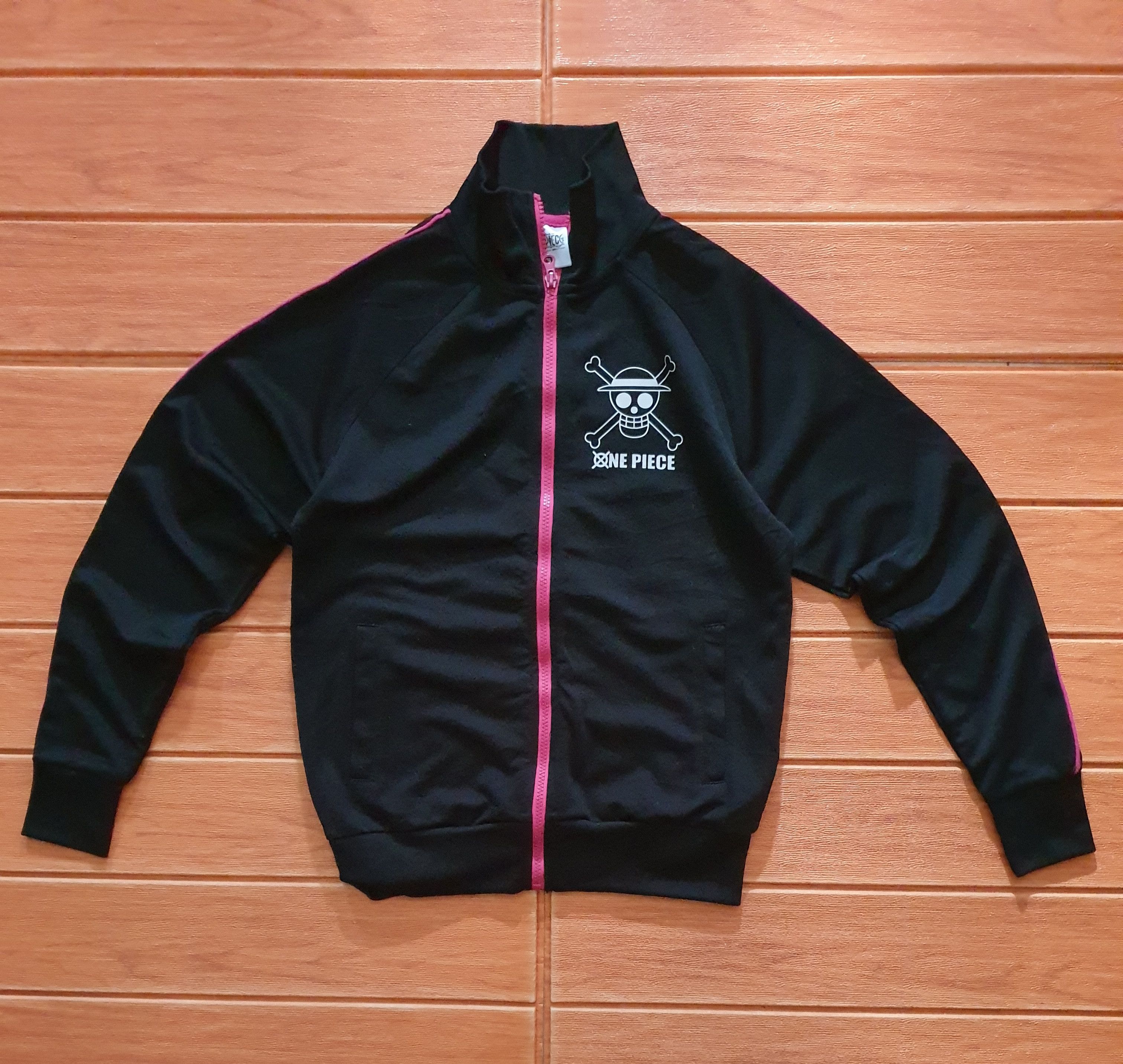 One Piece 💥One piece mugiwara pirates sweater Size US S / EU 44-46 / 1 - 5 Thumbnail