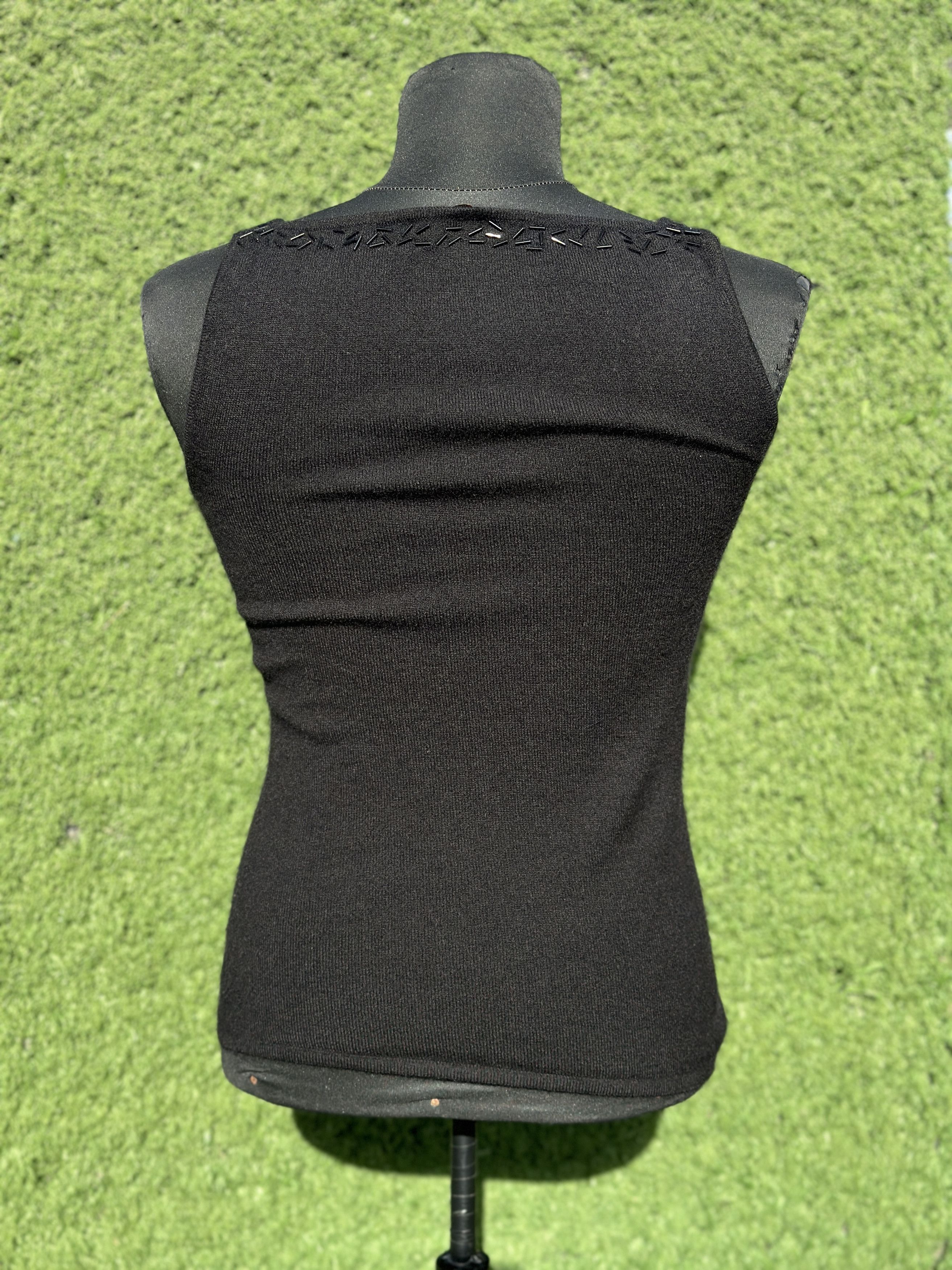 Loro Piana Loro Piana Cashmere Sleeveless Knit Vest V-Neck Size 44 IT Size M / US 6-8 / IT 42-44 - 4 Thumbnail