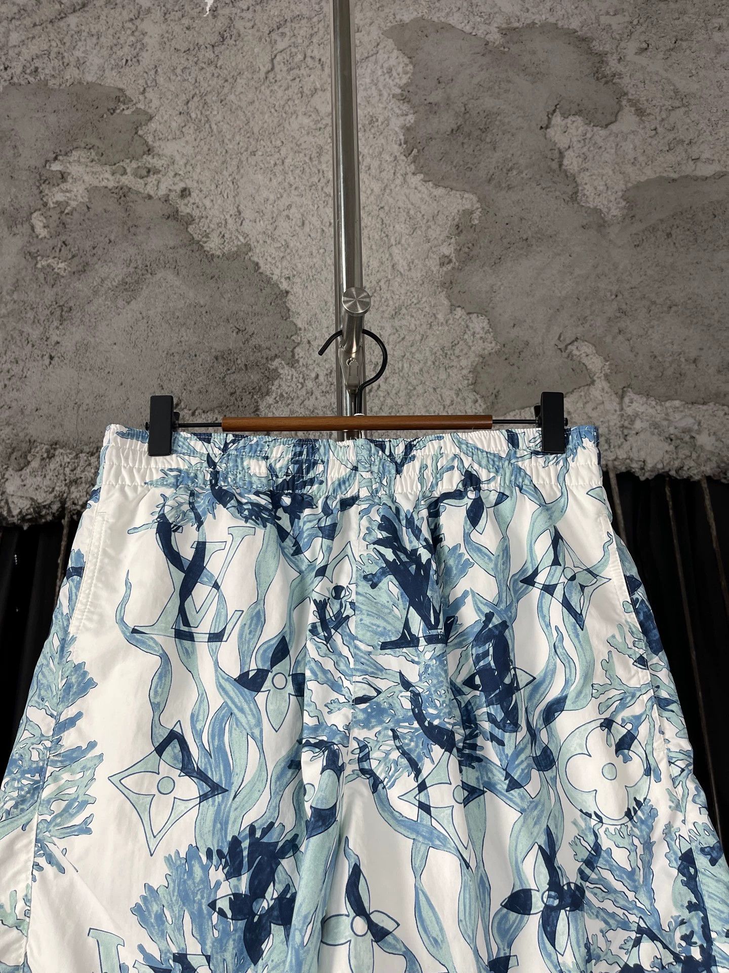 Louis Vuitton Louis Vuitton xs new shorts Size 25" / US 0 / IT 36 - 3 Thumbnail