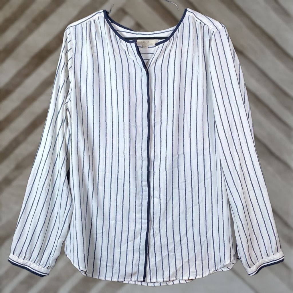 Loft Ann Taylor Loft Blouse White Blue Stripe Button Down Long Sleeve Large Size L / US 10 / IT 46 - 1 Thumbnail