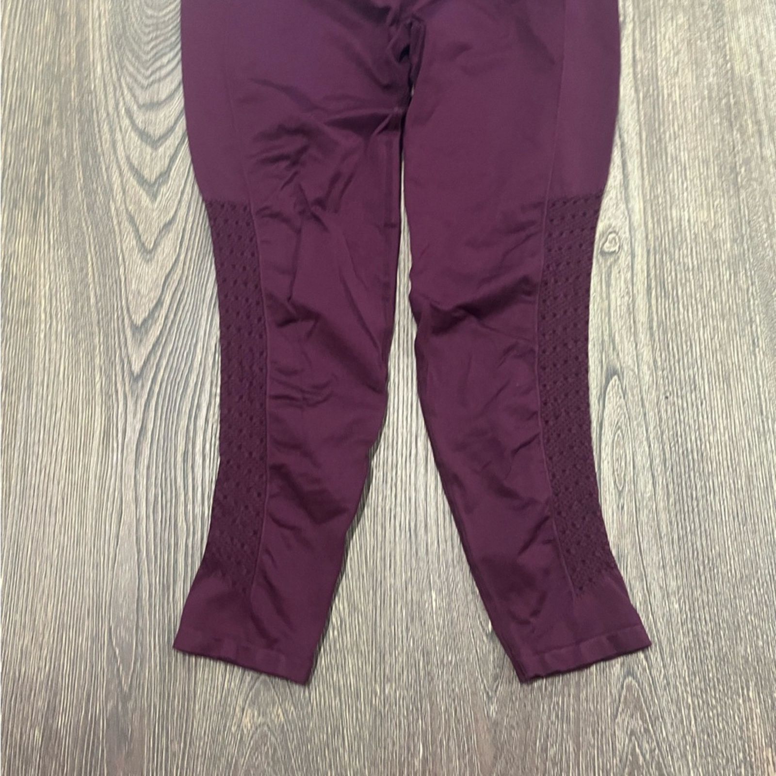 Fabletics Fabletics Womens Capri Leggings Wide Waistband Mid Rise Sz L Size 31" - 2 Thumbnail