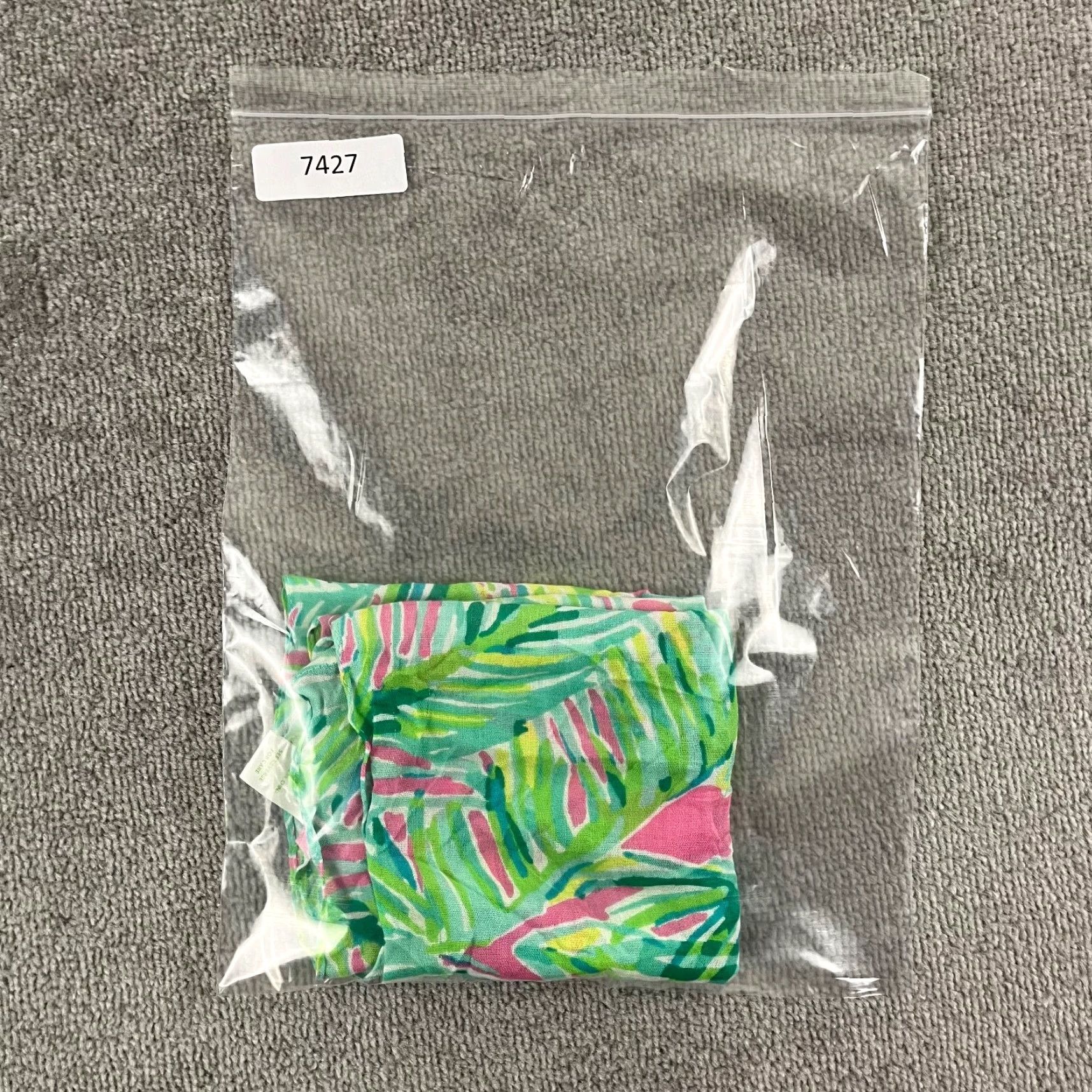 Lilly Pulitzer LILLY PULITZER Scarf Womens One Size Rayon Floral Infinity Preppy 25 x 14 Multicolor Gift? (But must only use original words) Size ONE SIZE - 8 Thumbnail
