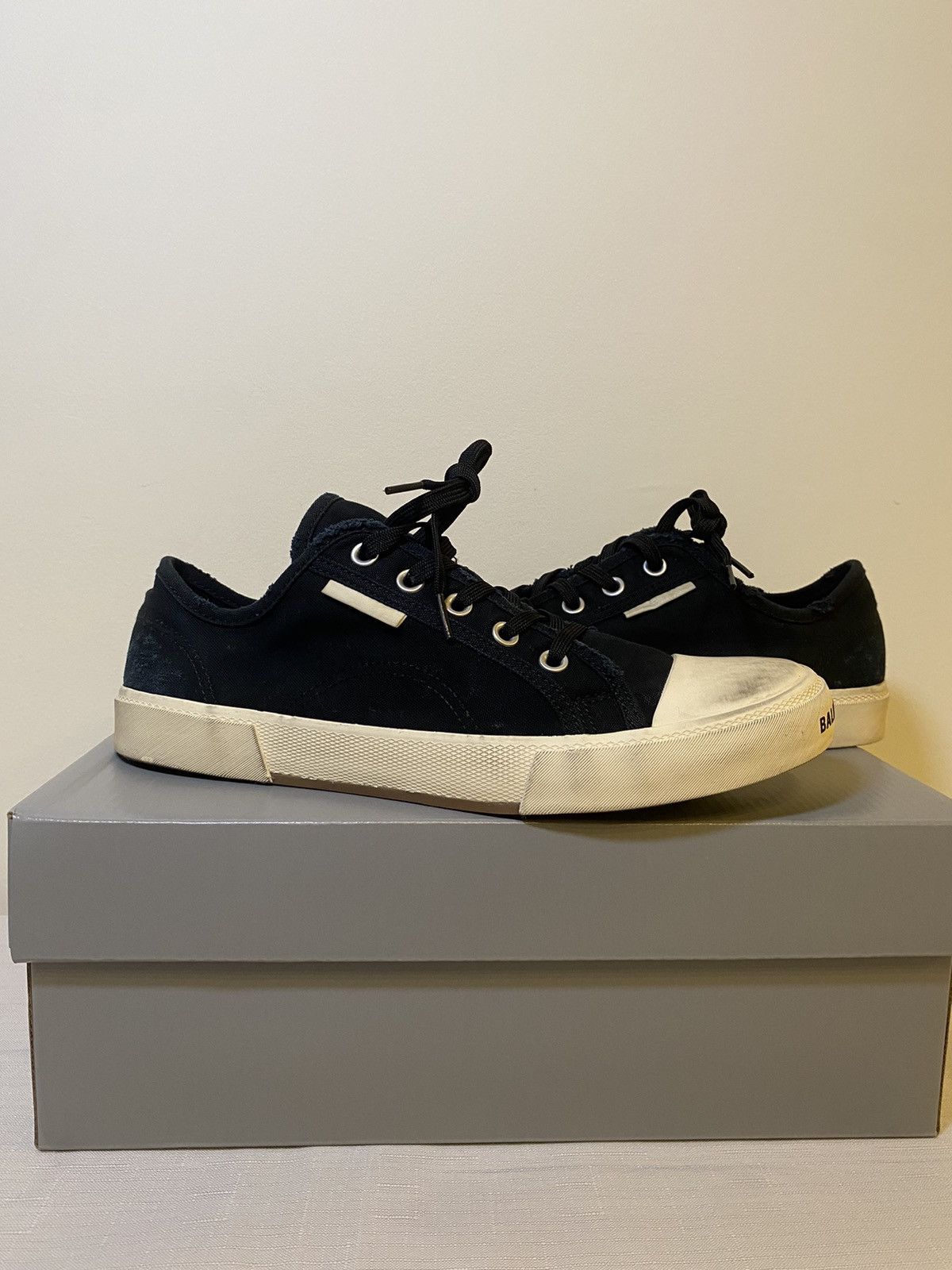 Balenciaga Balenciaga Paris low top sneaker in black | Grailed