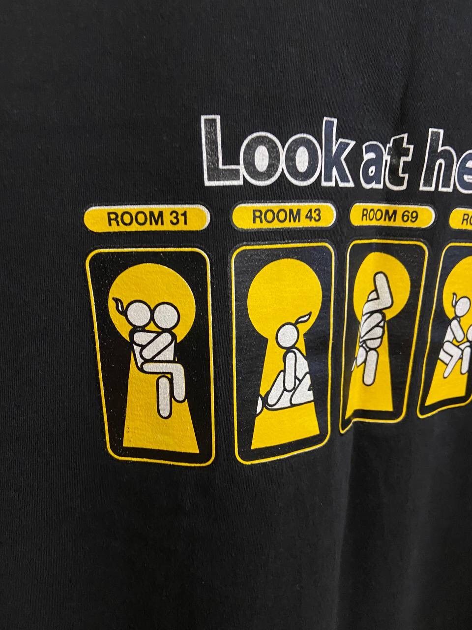 Hook-Ups Vintage “Sex in the Room” Humor T-shirt Size US L / EU 52-54 / 3 - 4 Thumbnail