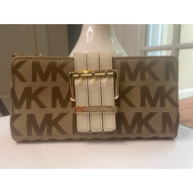 Michael Kors Michael Kors Large Logo Jacquard Continental Wallet With Buc Size ONE SIZE - 1 Thumbnail