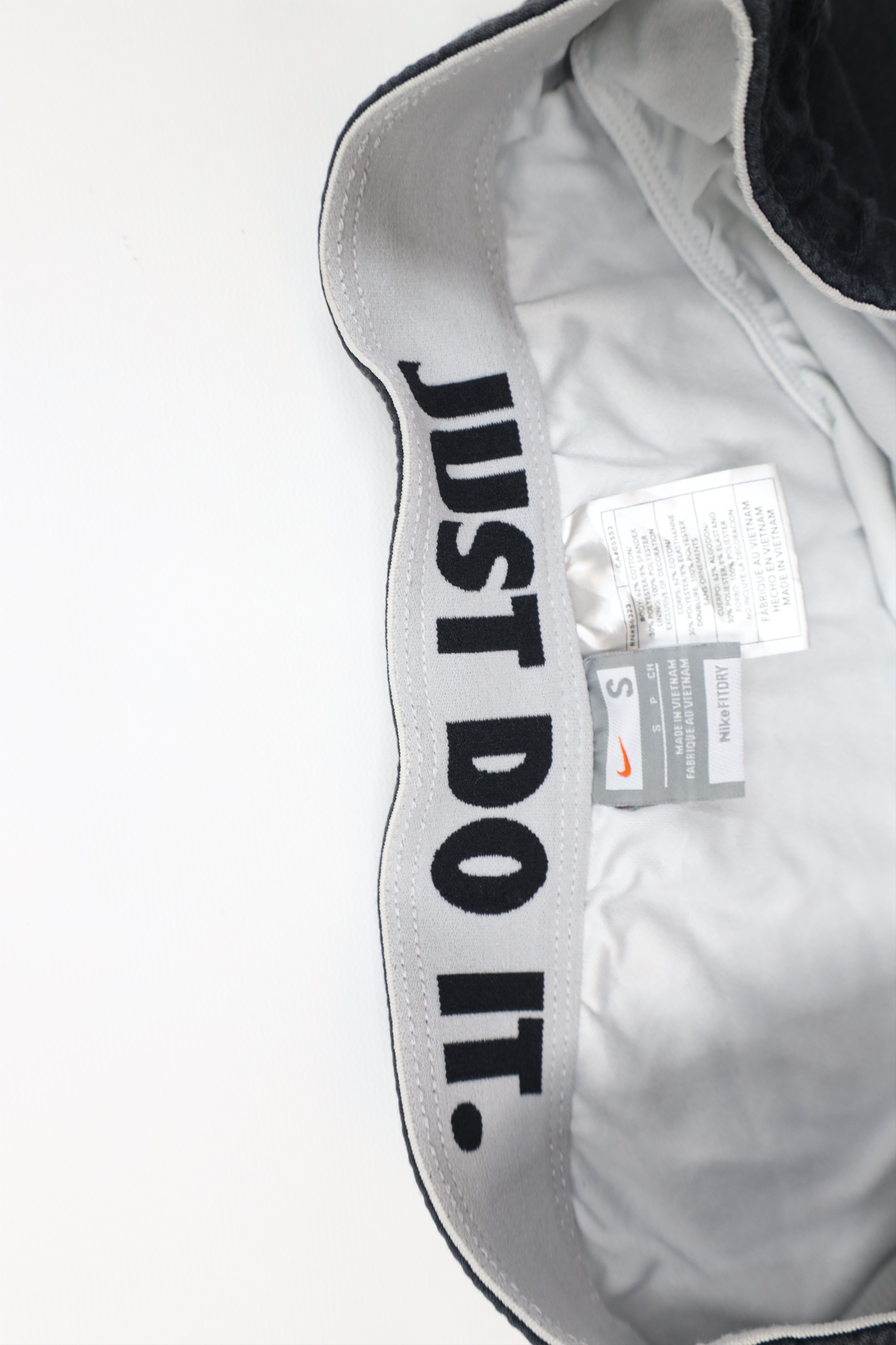 Nike Vintage Nike Travis Scott Mini Swoosh Running Gym Shorts Size 28" / US 6 / IT 42 - 7 Thumbnail