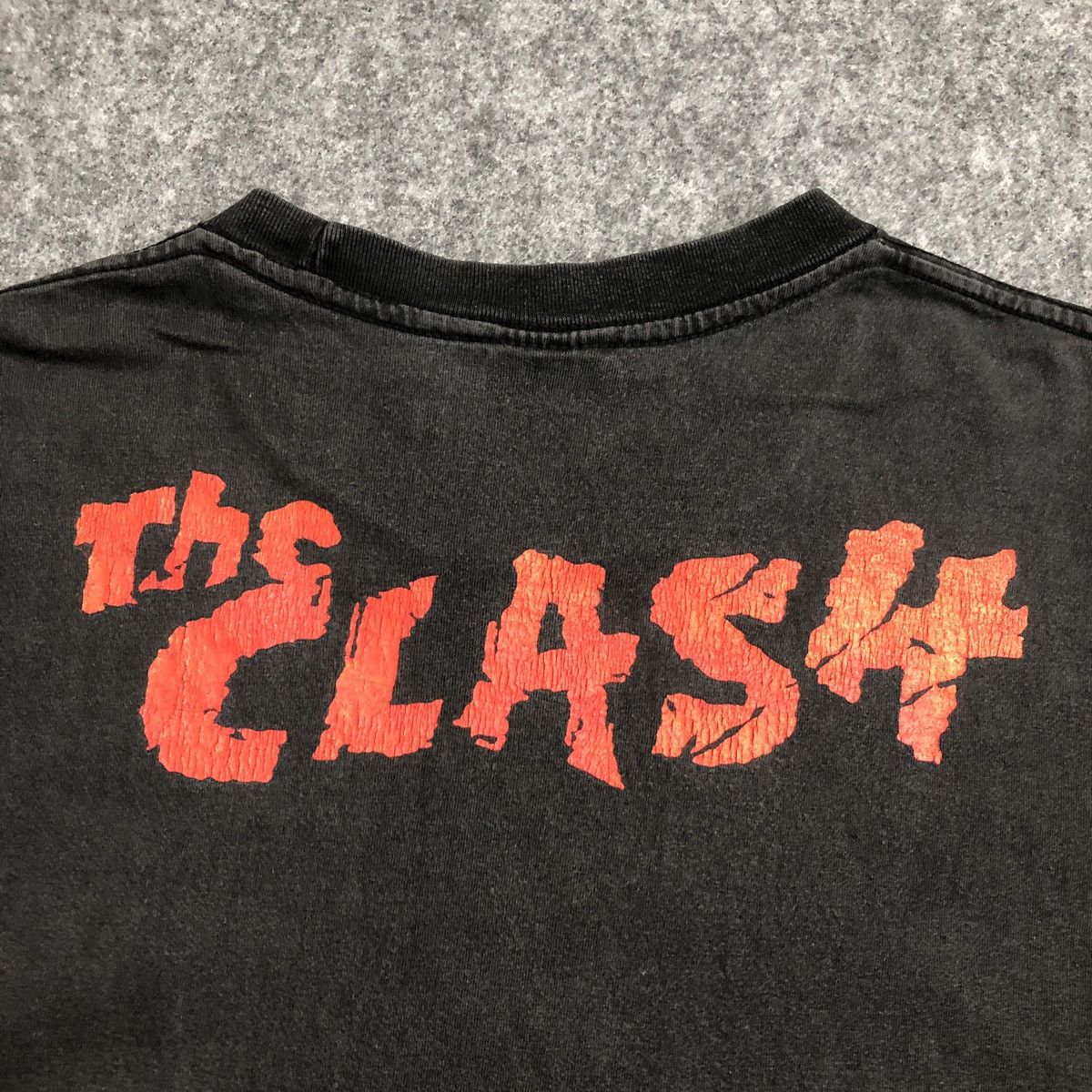 Vintage Vintage The Clash T-Shirt Bootleg Size US L / EU 52-54 / 3 - 4 Thumbnail