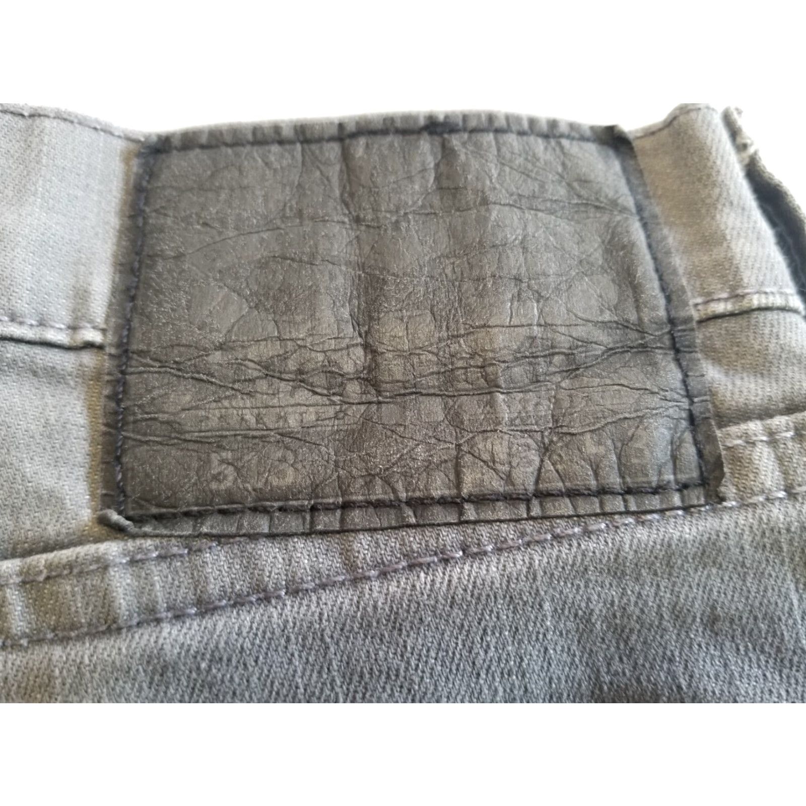 Vintage Levi’s 513 Cut Off Shorts Gray Mens Size 32 Bermuda Denim Cotton Flat Front Casual Regular 8in Inseam Pockets Shorts Mens Size US 32 / EU 48 - 5 Thumbnail