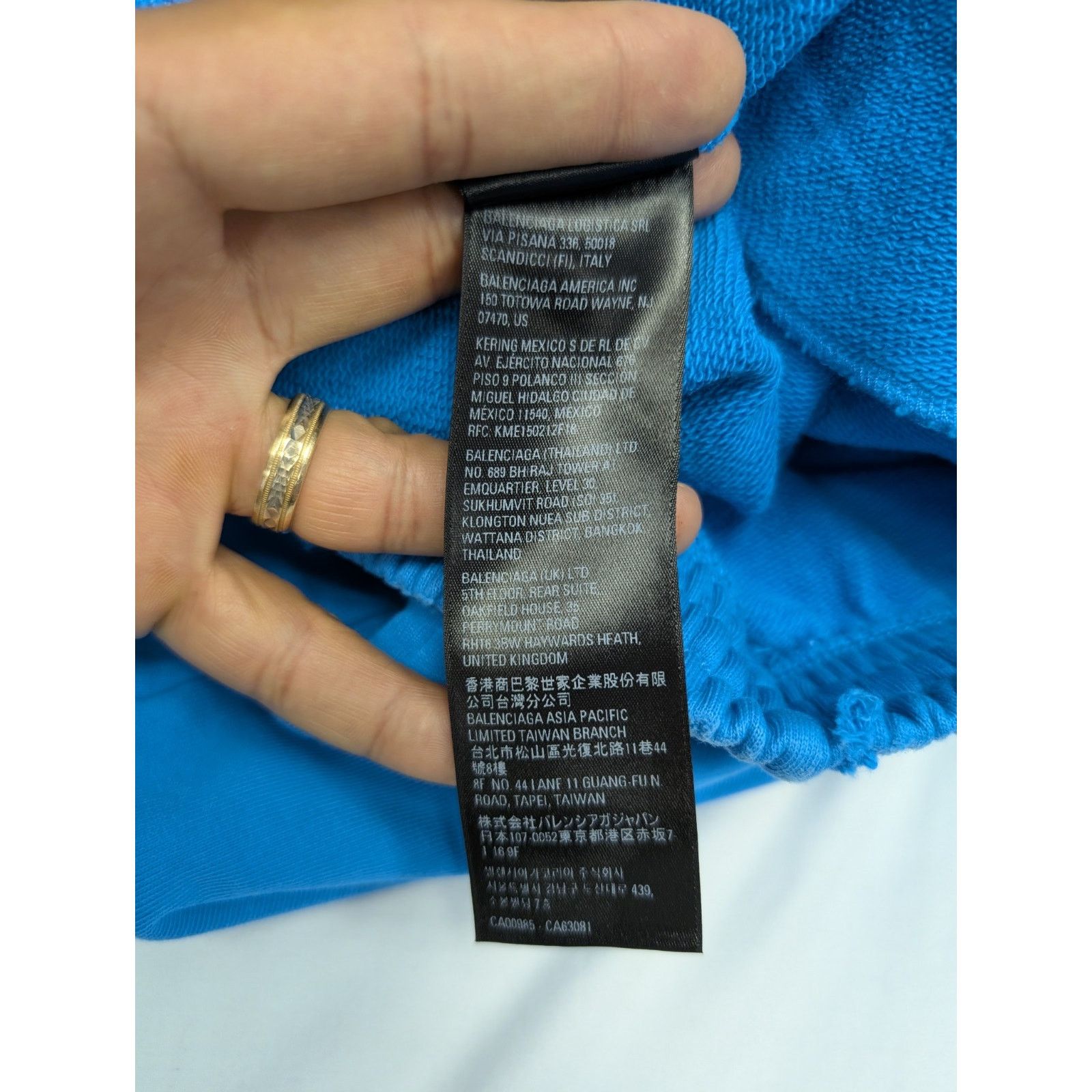 Balenciaga o1rshd1 Q:2 / Pol Camp Crack Print Med Moll Shorts in Blue Size US 32 / EU 48 - 15 Thumbnail