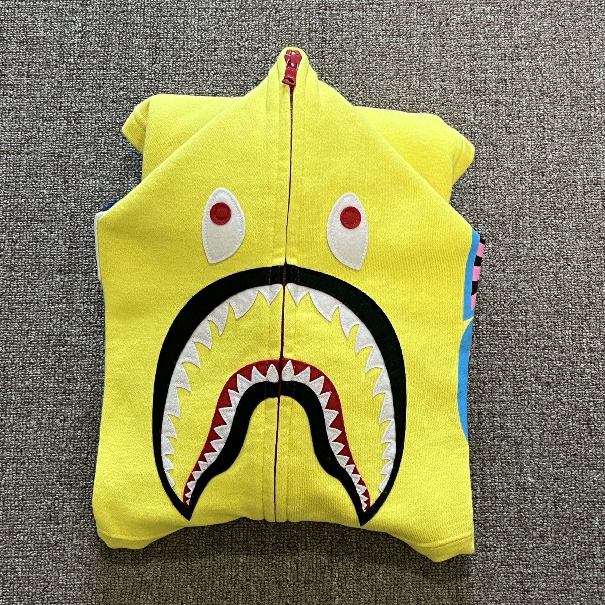 Bape Bape Yellow Color Shark Hoodie Size US S / EU 44-46 / 1 - 1 Thumbnail