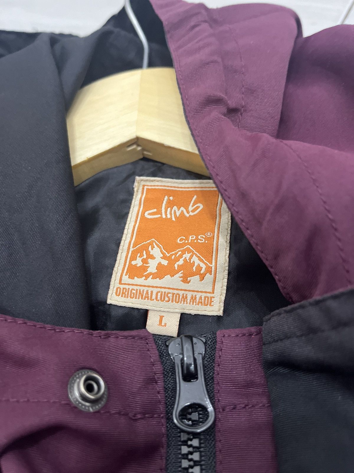 Japanese Brand Hooded Burgundy Outdoor Parka Light Jacket Y2K Style Size US L / EU 52-54 / 3 - 5 Thumbnail