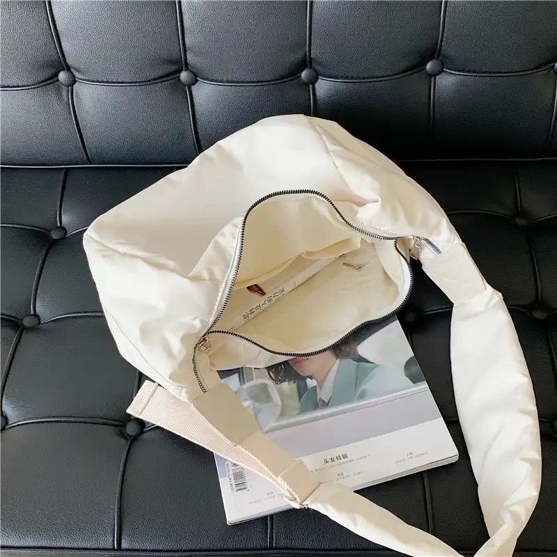 Japanese Brand × Vintage Bag Large Capacity Casual Nylon Crossbody Size ONE SIZE - 5 Thumbnail
