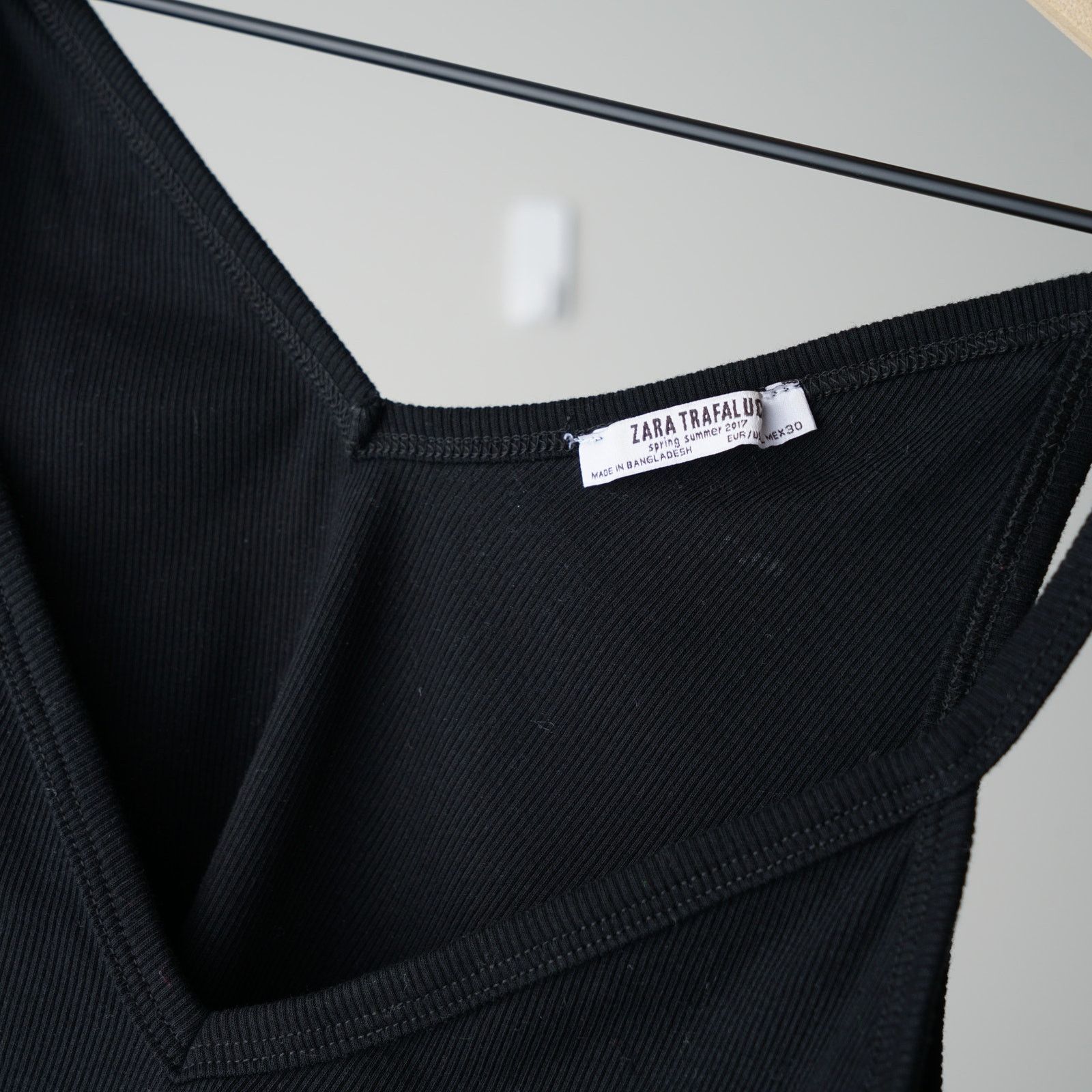 Zara Zara Ribbed Black Crop Top Spaghetti Strap Cami Solid V-neck Size L / US 10 / IT 46 - 5 Thumbnail