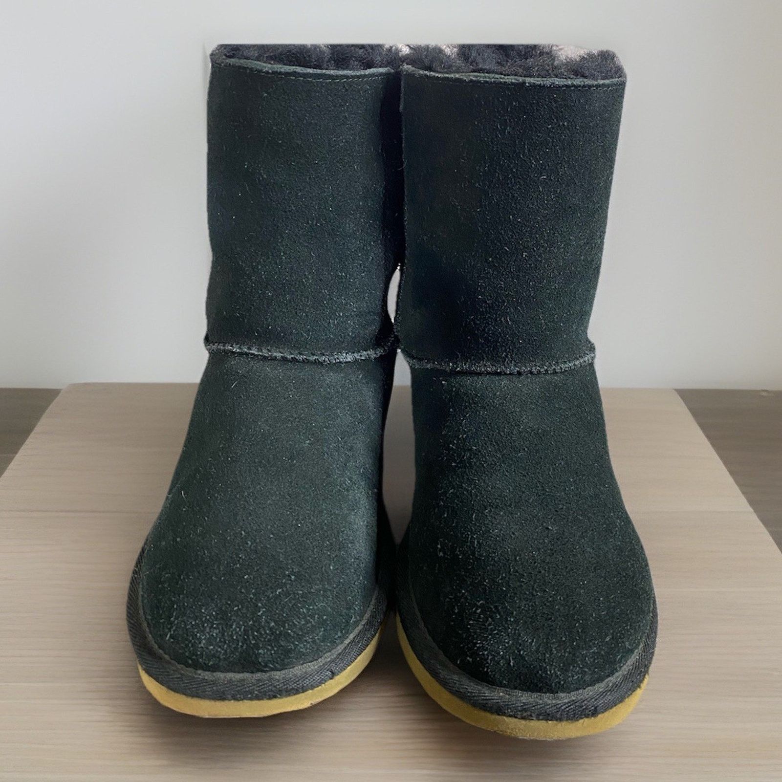 Ugg UGG Bailey Bow II 1100492K Black Suede Slip On Winter Boots Size US 7 / IT 37 - 4 Thumbnail