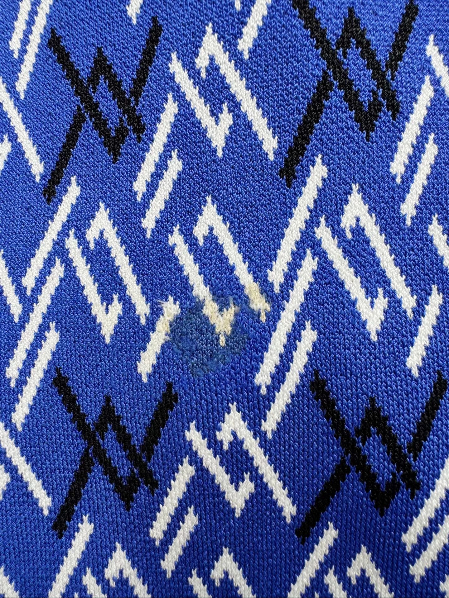 Louis Vuitton LV knit dress M new with tags authentic tried on minor stain Size M / US 6-8 / IT 42-44 - 6 Thumbnail
